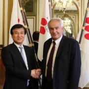 Korea: The Ambassador takes an interest in the OIV